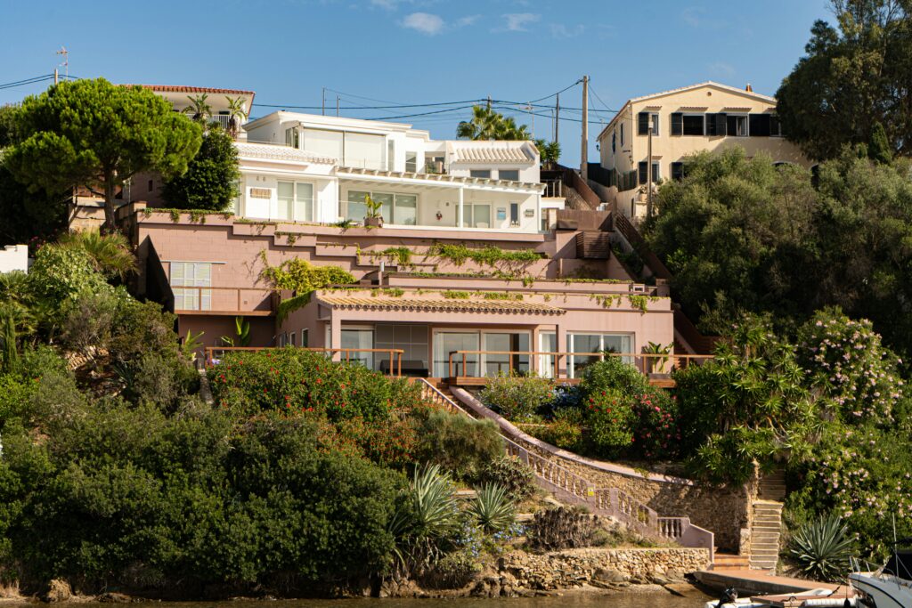 Luxury Airbnb Stays you dont want to miss for Summer Escapes