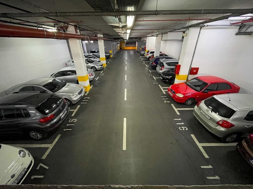 How to Save Money on Airport Parking Before Your Next Flight