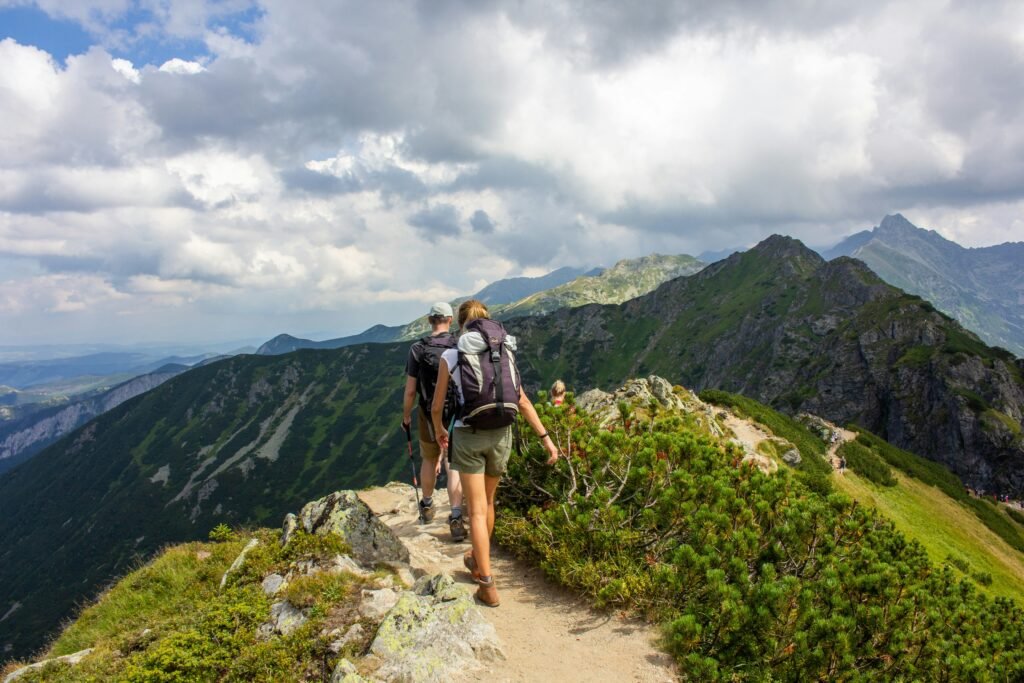 Weekend Hiking Packing List: What to Bring for a Safe and Enjoyable Trek